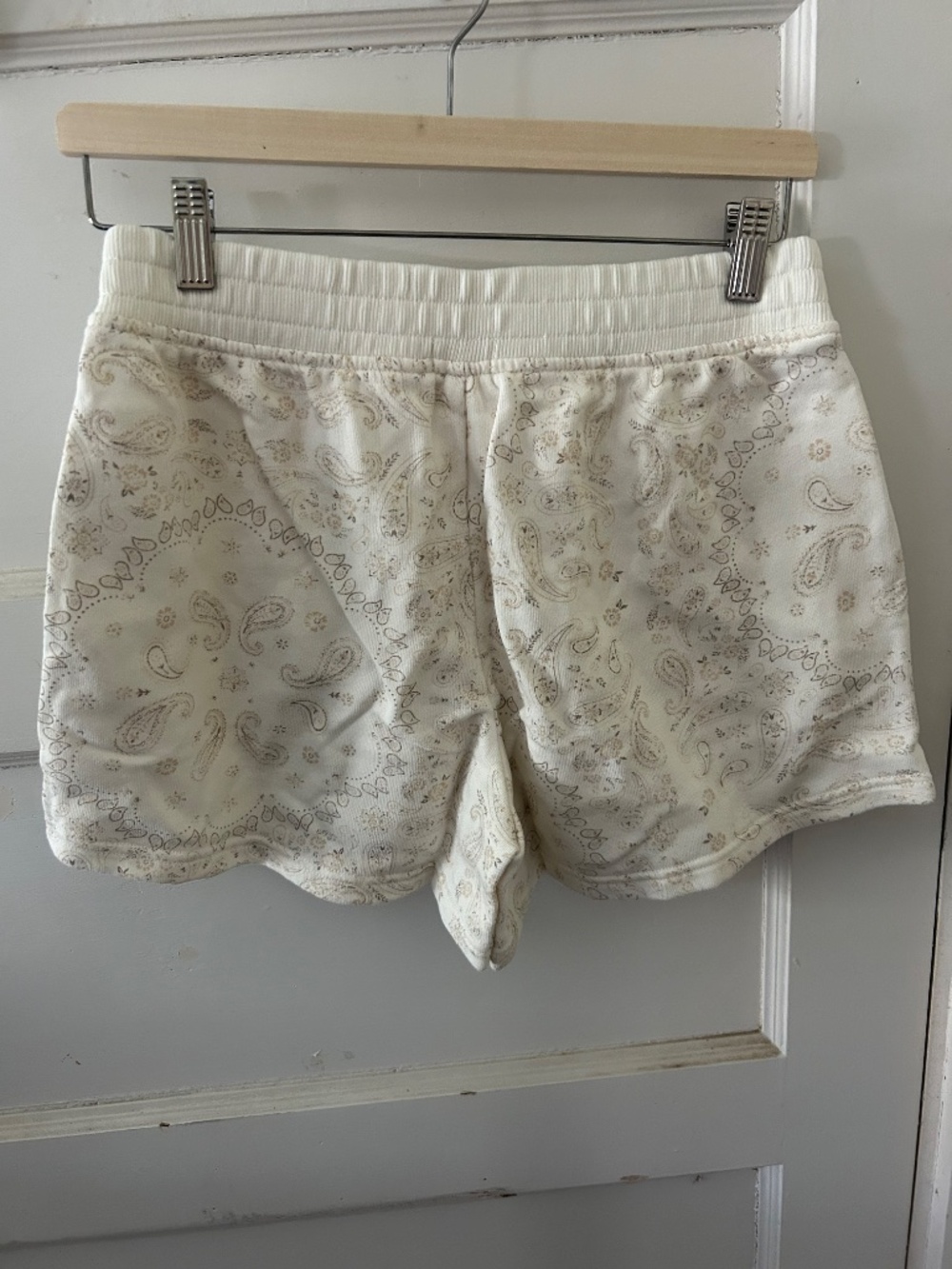 Shorts - Picture 2 of 6